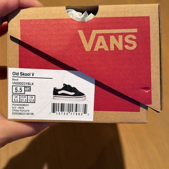Vans Toddler Old Skool Velcro Sneakers in Black - Picture 10 of 10